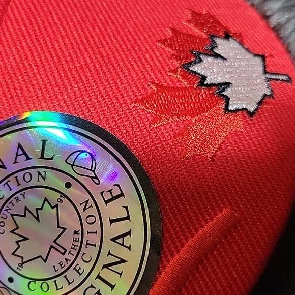 RED CANADA HAT UNISEX - Picture 6 of 6